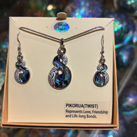 Pikorua(Twist) Paua Pendant Set
