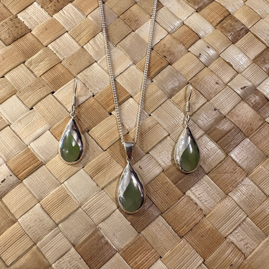 Te Wai Pendant Set