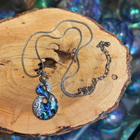 Pikorua(Twist) Paua Pendant Set