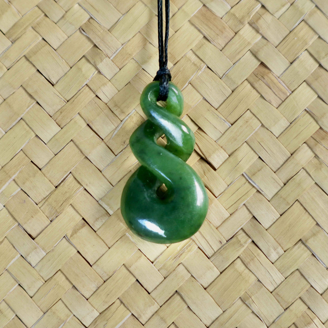 jade double crossover pendant necklace