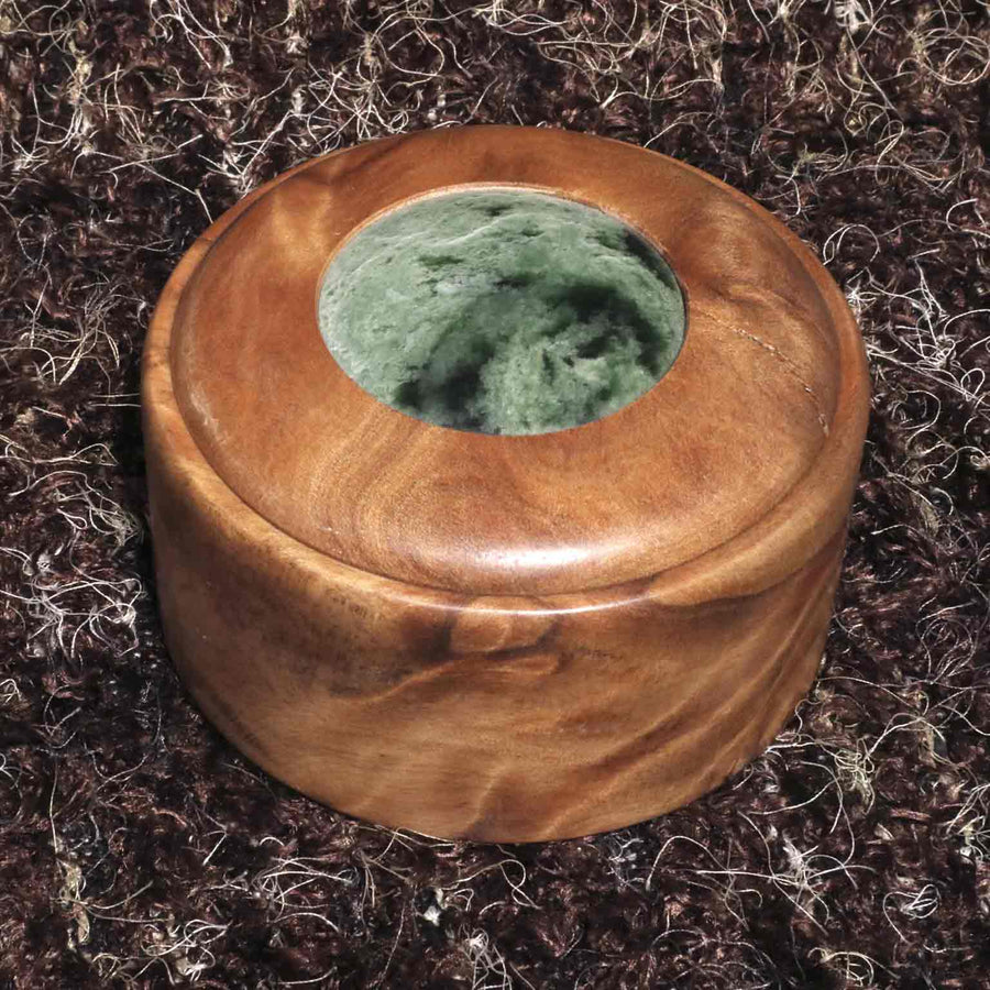 Jade inlaid kauri bowl with lid