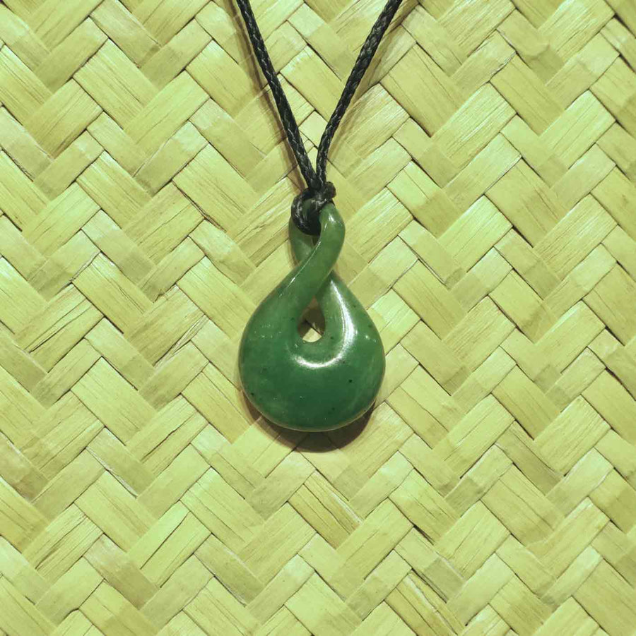 Greenstone single crossover pendant necklace